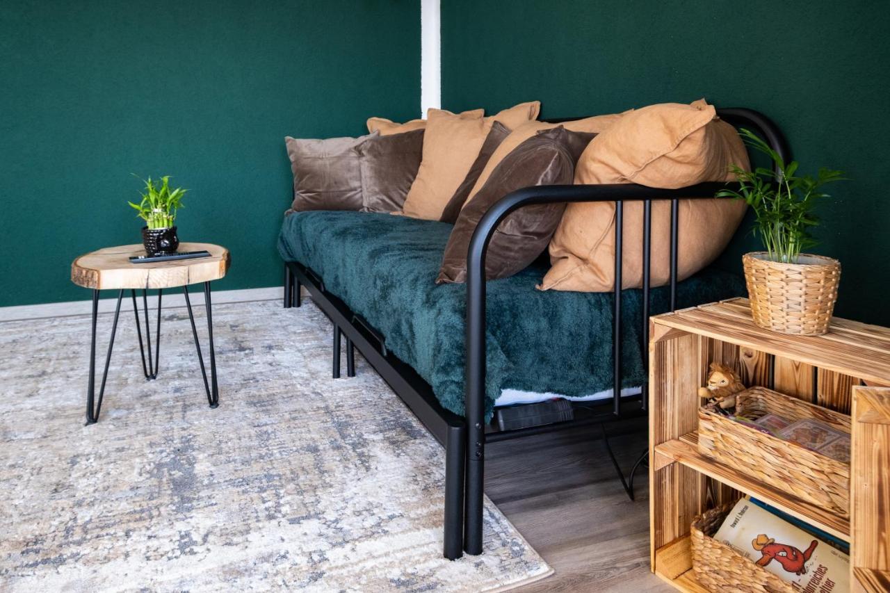 Nature Terminal Apartment - Unterwegs Zuhause Steinenbronn Dış mekan fotoğraf